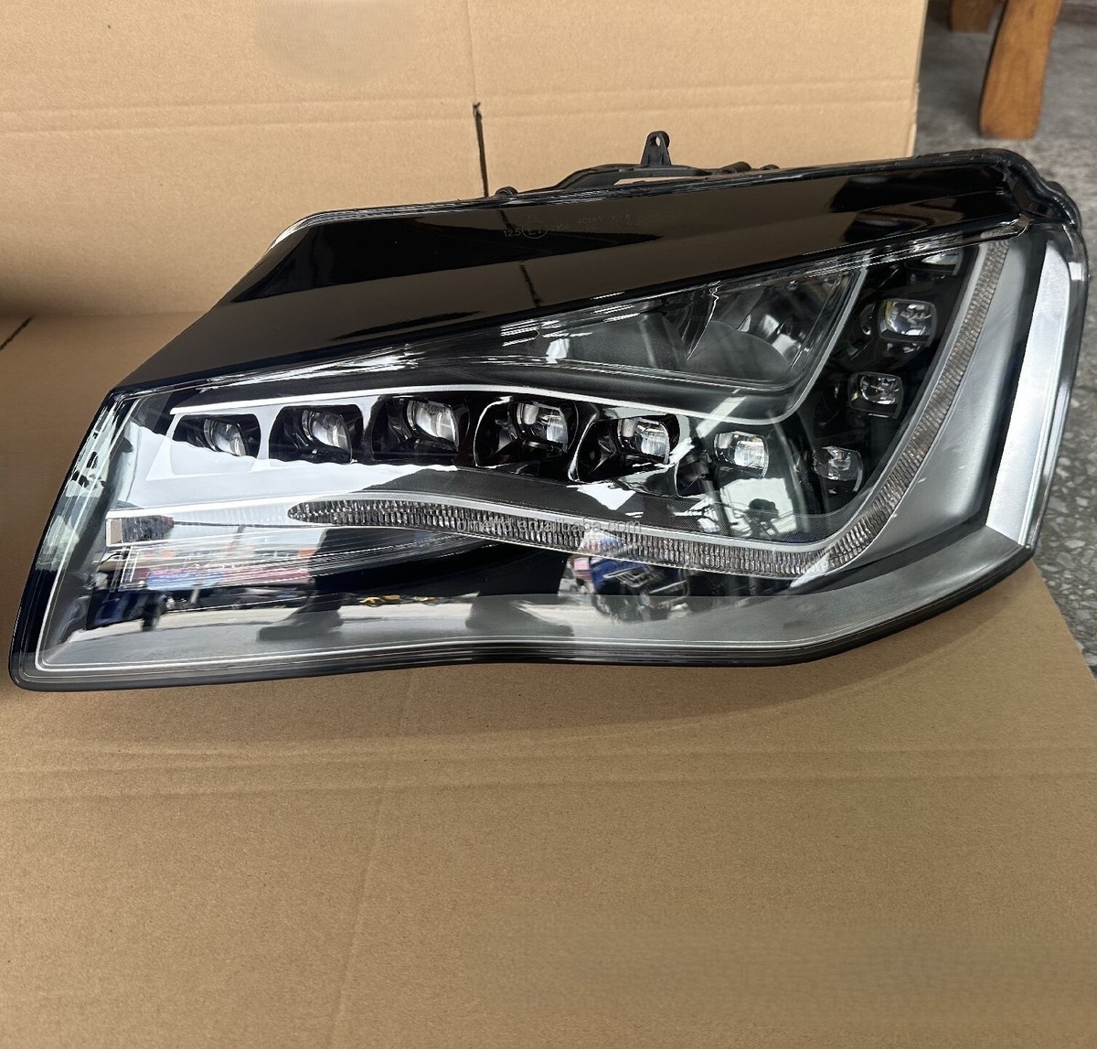 A8 4H アウディ/Audi 右ヘッドライト/ランプ LED 4H0 941 036 A A8 4H アウディ/Audi 右ヘッドライト/ランプ LED 4H0 941 036 A
