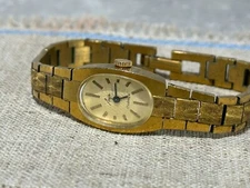 ladies watch Chaika/ Vintage mechanical wristwatch for her/ USSR