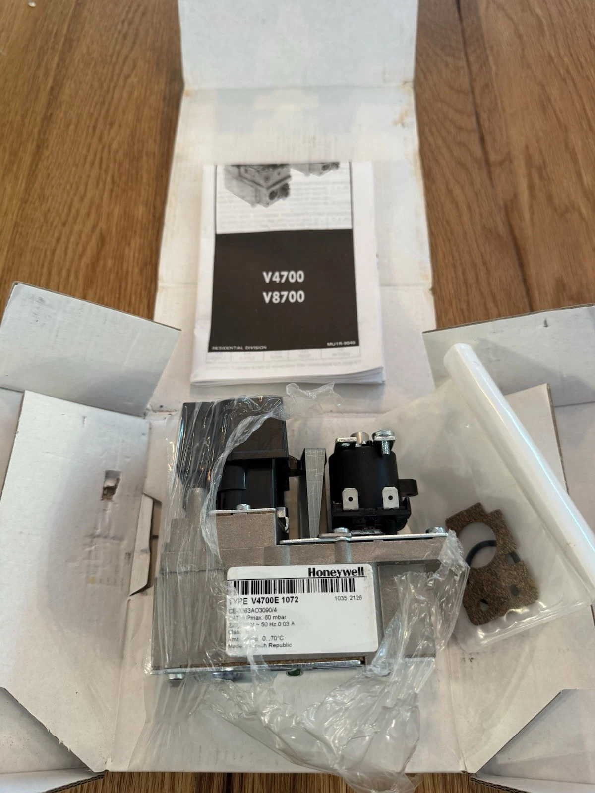 Honeywell V4700E1072U Gas Control Valve Ideal 308348 Brand New In Box 4