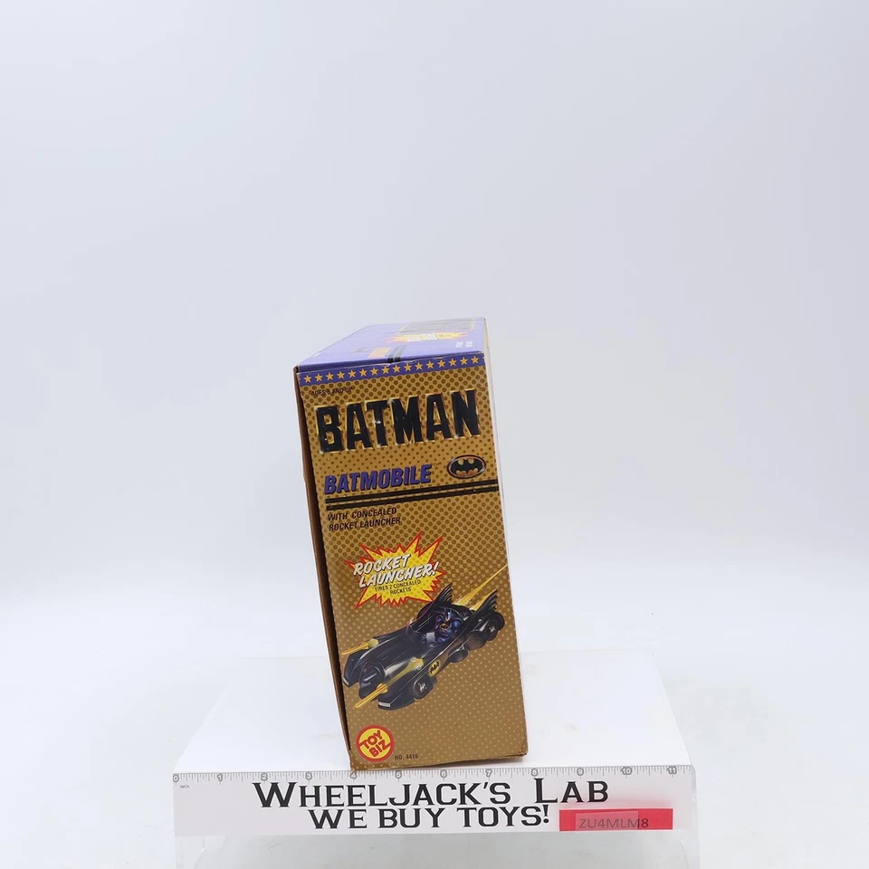 Lanzacohetes Batimóvil DC Comics Batman 1989 Toy Biz Vehículo de Colección Foto 2 de 4