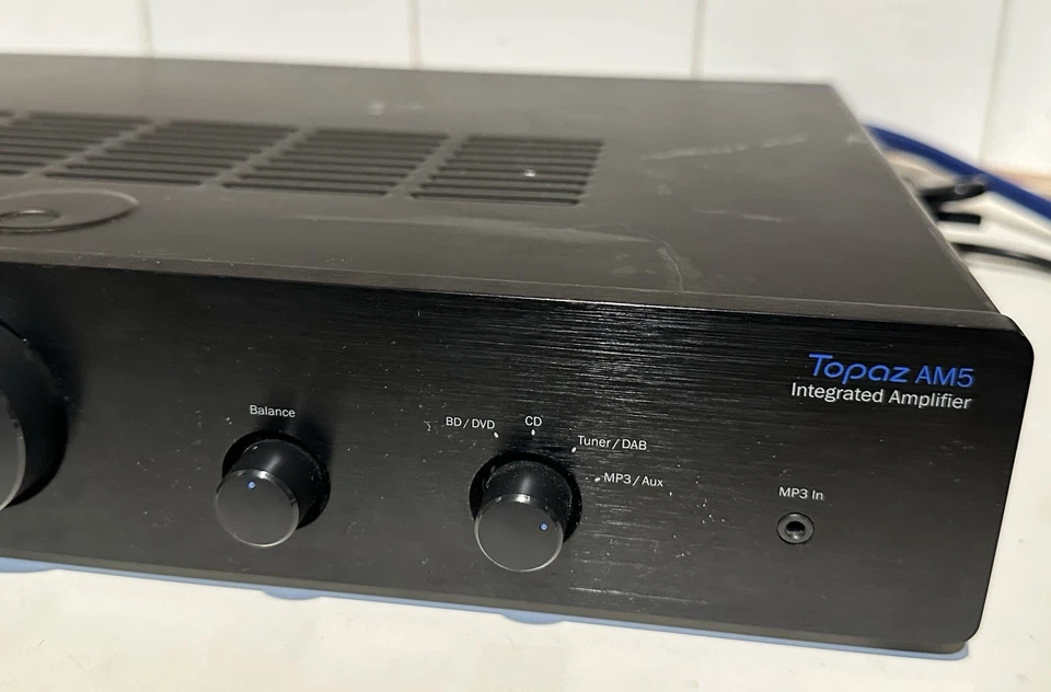 Amplificador integrado Cambridge Audio - TOPAZ AM5 Foto 3 de 4