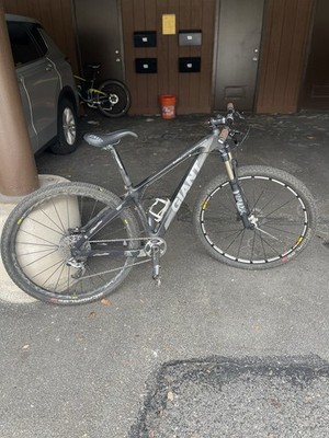 Giant XTC 29 Carbon Frame , Mavic Rims. Saddle Not Included.