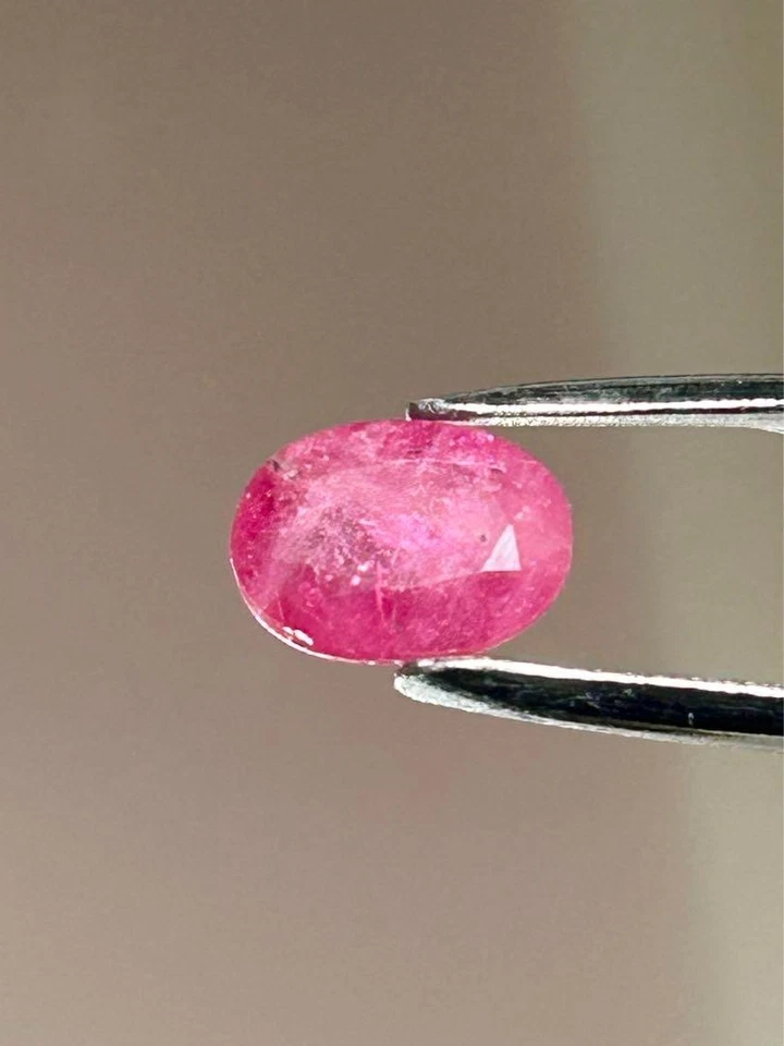 [BARGAIN] 1ct Tanzanian Natural Ruby Loose Stone Pinkish Red 6.8x5x2.9mm Unused - Image 3 of 4