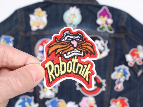 Sega Sonic Embroidered Iron on / Sew on Patch - Picture 12 of 14