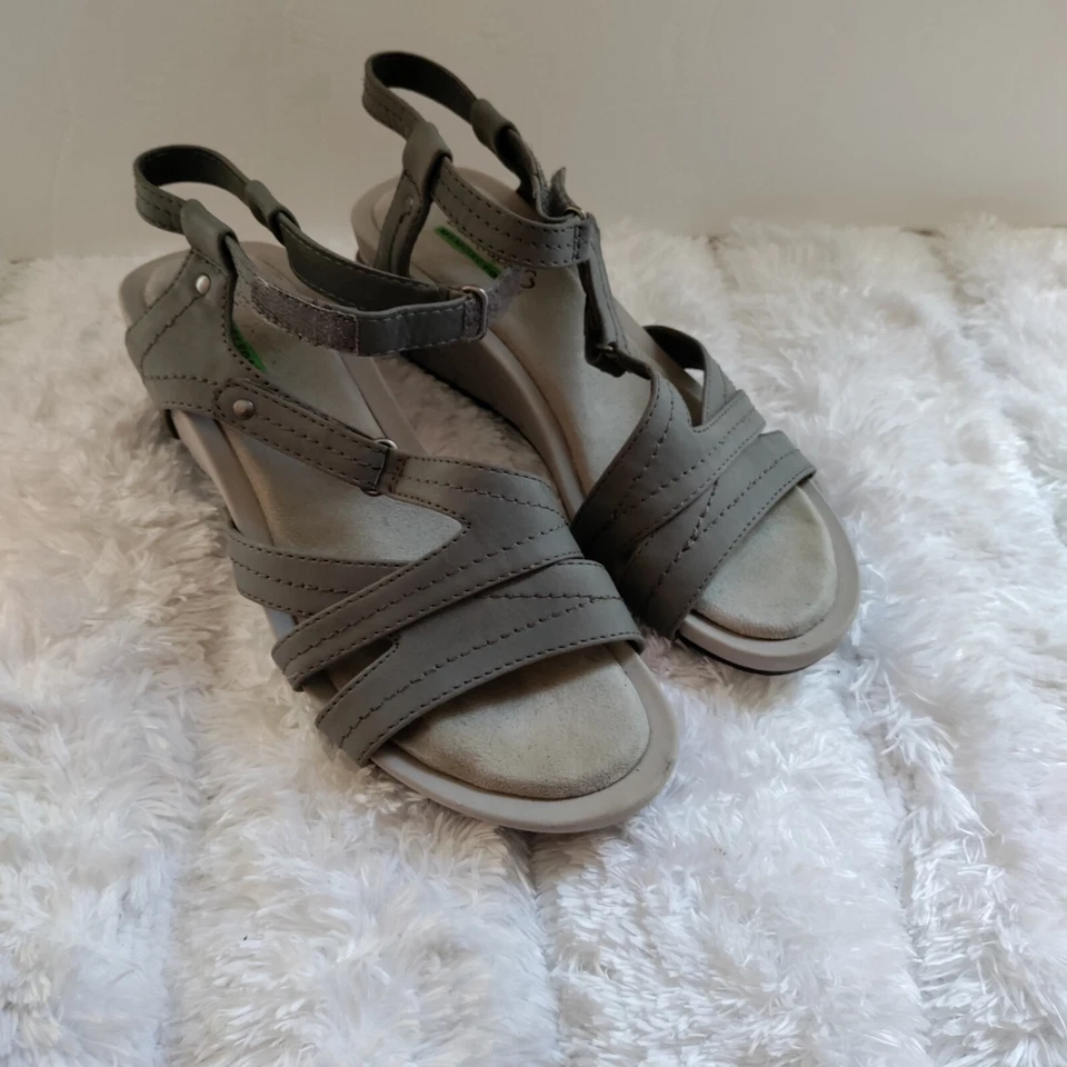 BareTraps Belina Memory Foam Sandals Gray Hook and Loop Sz 8 M - Image 3 of 4