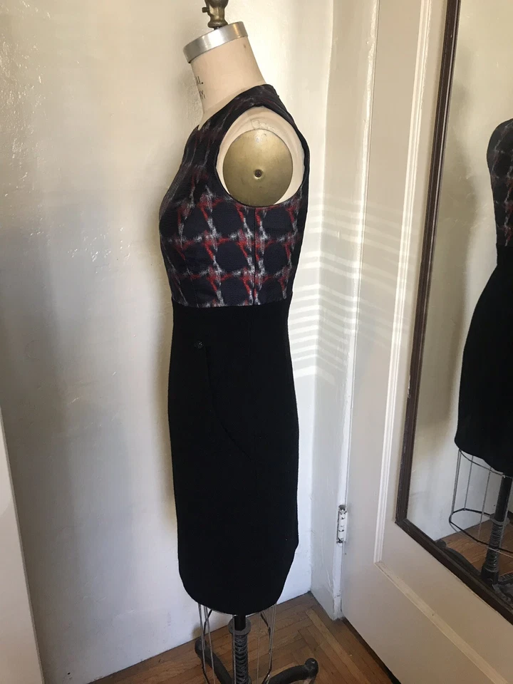 VESTIDO CHANEL LANA Y SEDA CUELLO REDONDO HASTA LA RODILLA TALLA PEQUEÑA $8000 Foto 2 de 4