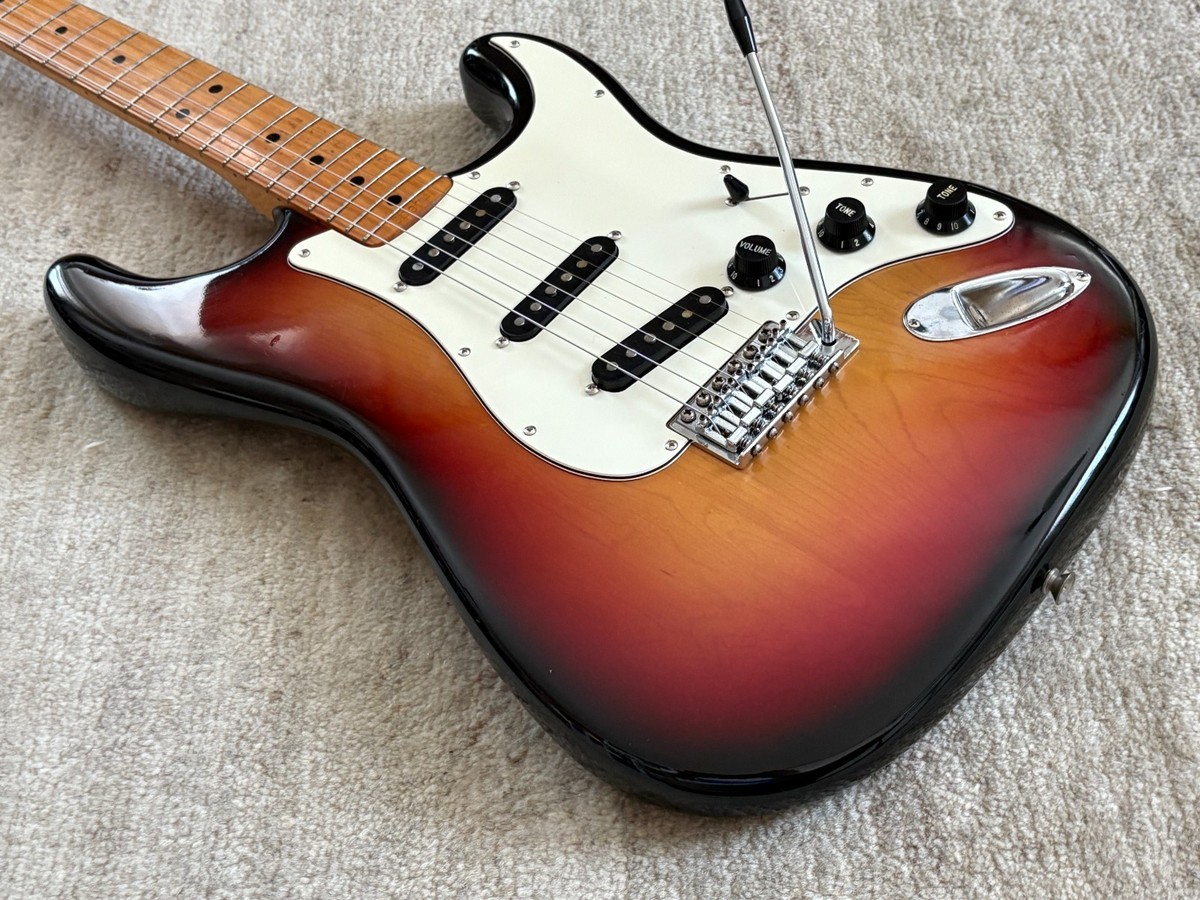 Fernandes FST-60 Burny Custom '75 Vintage MIJ Electric Guitar Made