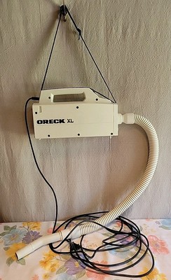 Oreck XL Canister Vacuum & Hose Model BB870-AW Works Great