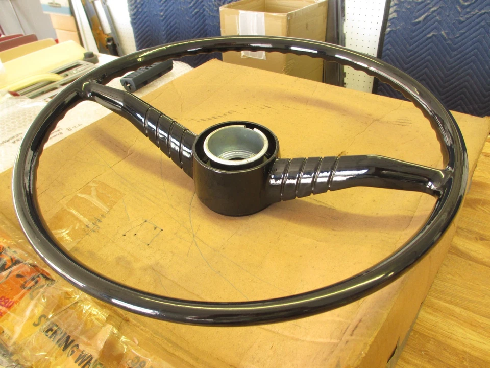 NOS BLACK PONTIAC STEERING WHEEL W/ HORN BUTTON 984962 BOX SAYS 1955 1956 Foto 4 de 4