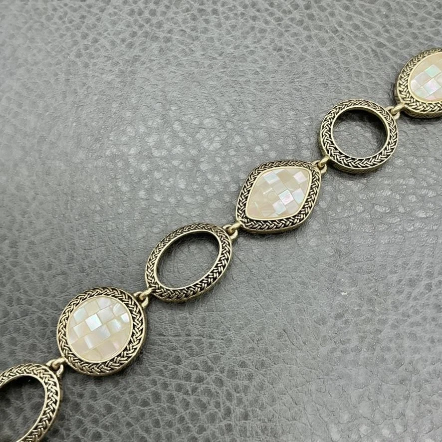 Pulsera para mujer Lia Sophia tono dorado madreperla mosaico eslabón cuerda distintiva Foto 2 de 4