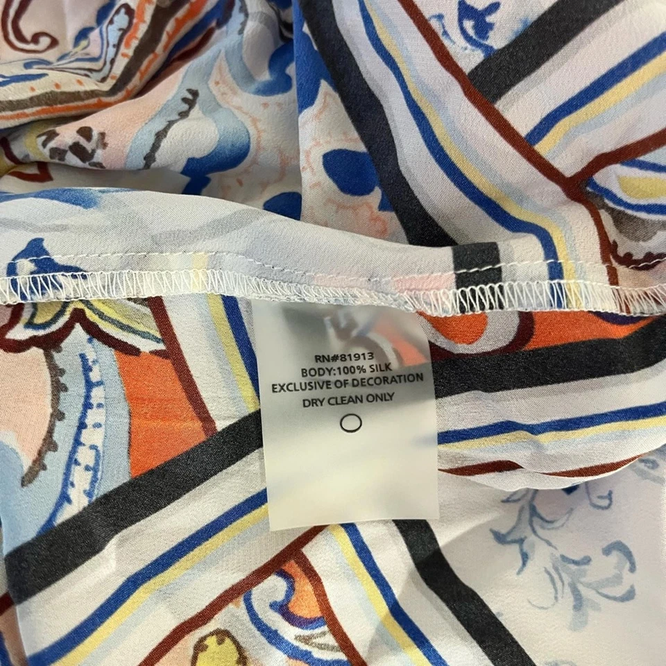 Robert Graham 100% Silk Paisley Blouse with Plunging Neckline and Tie Front SM - Image 4 of 4