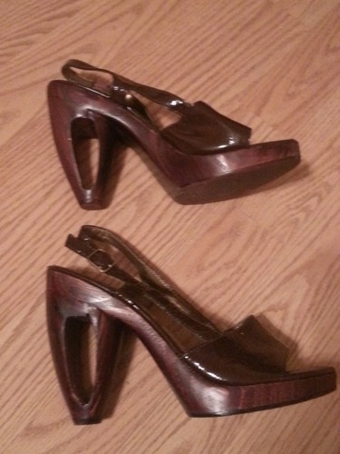 Neu ohne Karton zwei Lippen offene Zehenpartie Heels Größe 7 "Cookie" geschnitzter Absatz braun - Bild 10 von 12