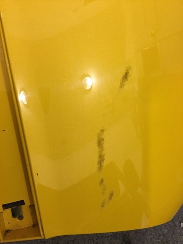 01-10 HONDA GL1800 Left Saddle Bag Lid COVER PLASTIC 81421-MCA-0000 YELLOW OEM - Picture 3 of 9