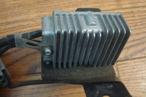 1998-2003 LEXUS GS300 OEM Daytime Running Light Resister Module 82695-30010 - Picture 2 of 7