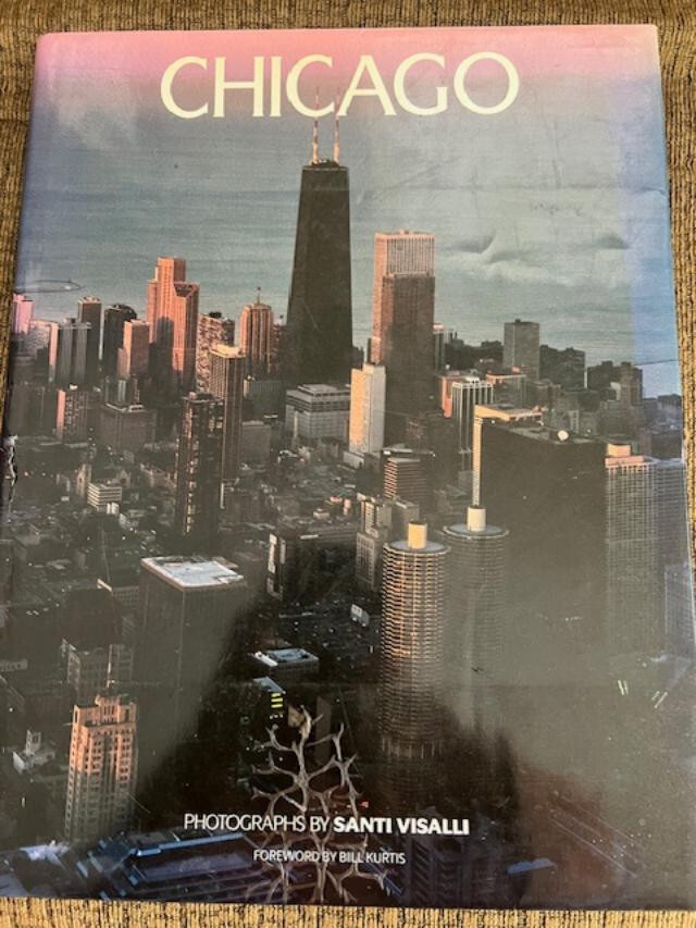 洋書 CHICAGO Photographs by Santi Visalli Chicago: Photographs by