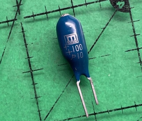 Capacitors Tantalum CAT107M010RDL 100uF 10v Radial Blue 4pcs - Picture 2 of 2