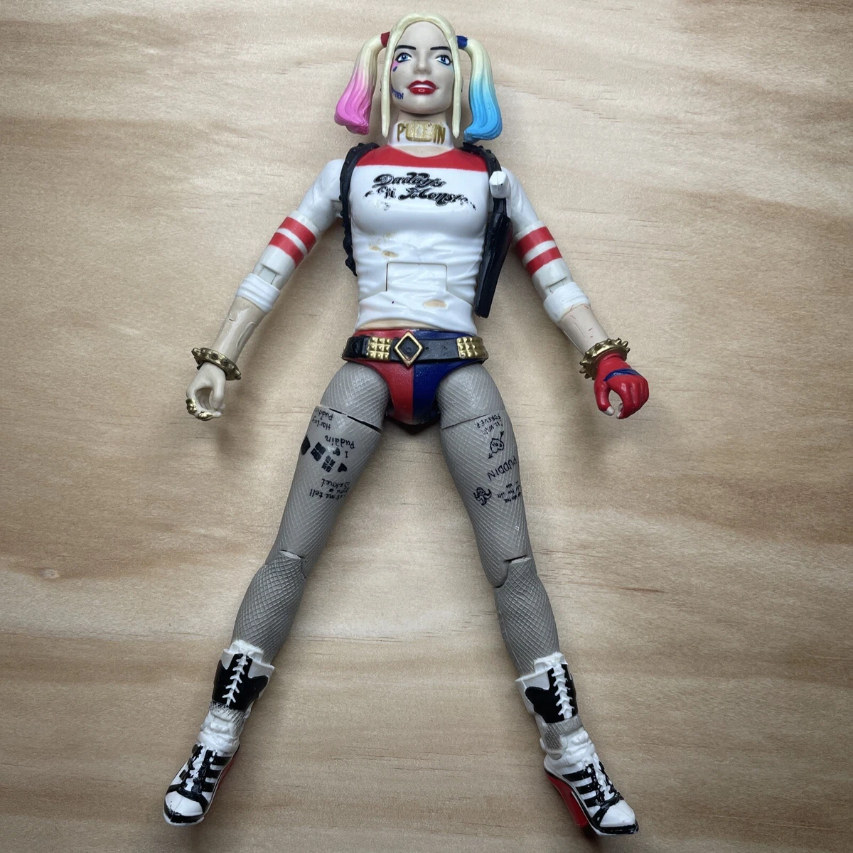 Harley quinn 6 clearance inch figure