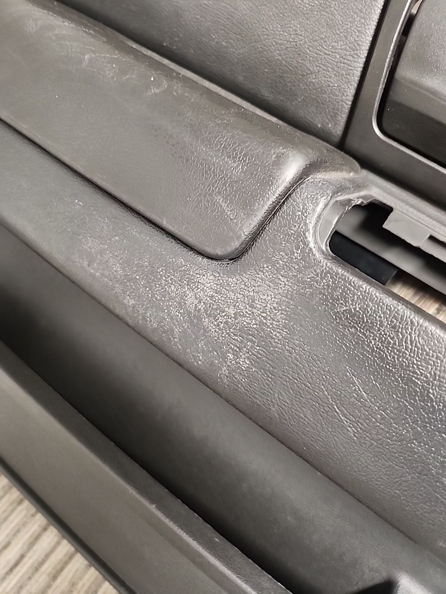 クラウンst 03-11 FORD CROWN VICTORIA DRIVER SIDE FRONT DOOR PANEL BLACK COLOR