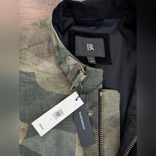 Banana Republic Men’s Green Camouflage Jacket ￼ image 6