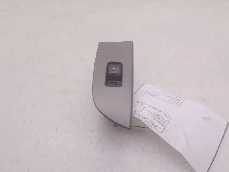 2007 LEXUS LEXUS IS350 PASSENGER SIDE REAR DOOR WINODW SWITCH  - Image 4 of 4