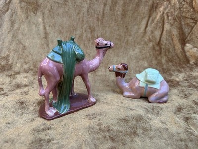 VINTAGE HOLLAND FORM KERAMIK KRIPPENFIGUREN ~ 2 KAMELE ~ STEHEND & LIEGEND ~ GRÖSSER
