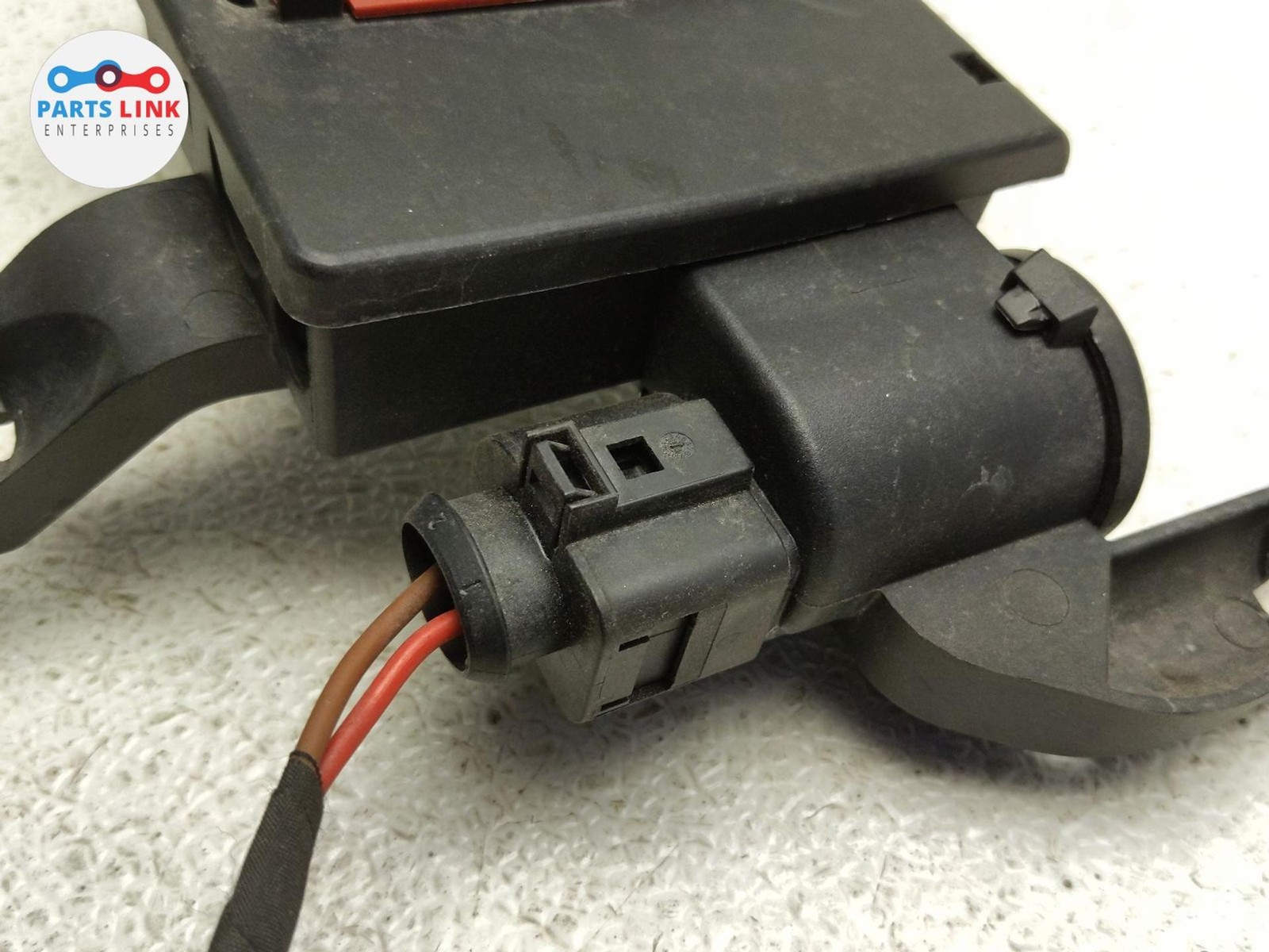 Bentley Bentayga 2016-2020 LEFT Battery terminal