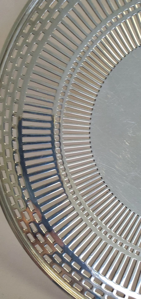 Wallace Bros. Wallingford Co. Bandeja con patas perforada plateada elegante monograma Foto 4 de 4