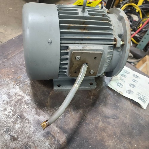 Toshiba B0032FGF2A4 TEFC 3 phase Induction Motor 3HP 3470 RPM 182T [E2S4] - Picture 10 of 10