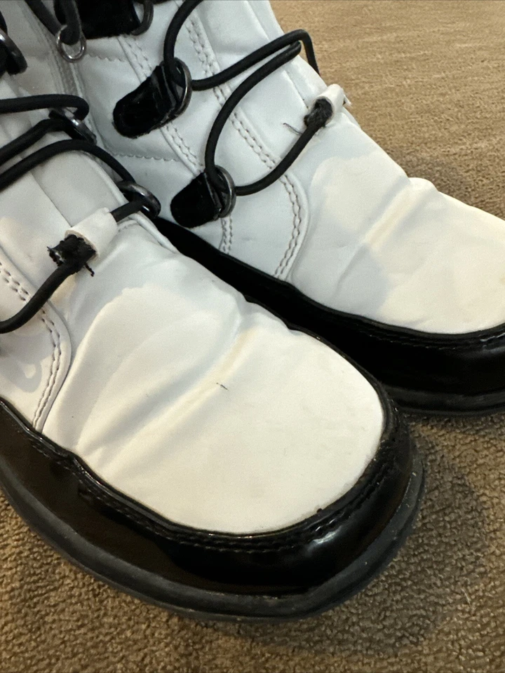 TOTES Jaycee Negro y Blanco Gris Imitación Piel Invierno Botas de Nieve Juveniles Talla 3 (AH) Foto 2 de 4