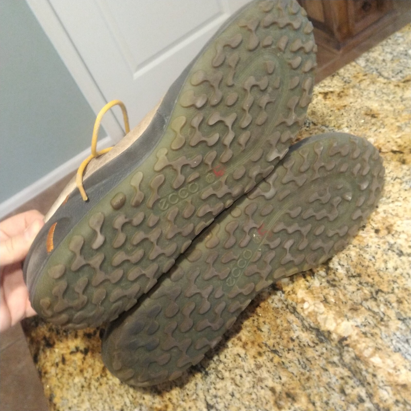 ecco biom natural motion yak