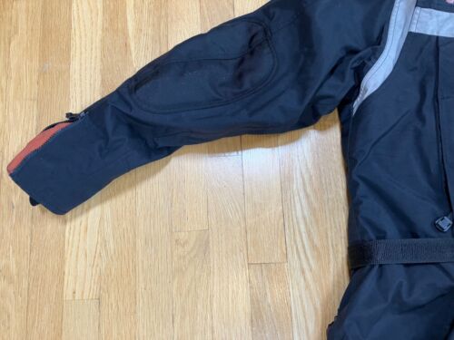 ORIGINALE -Harley-Davidson® Uomo FXRG Impermeabile Tessuto Giacca Equitazione Taglia Media - Foto 15 di 16