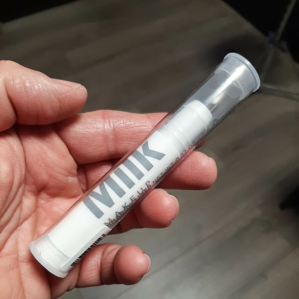 Milk Makeup Shadow Liner MOON LIGHTER - Image 4 of 4