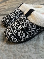 Isotoner Women's Winter Knit Cozy House Slippers