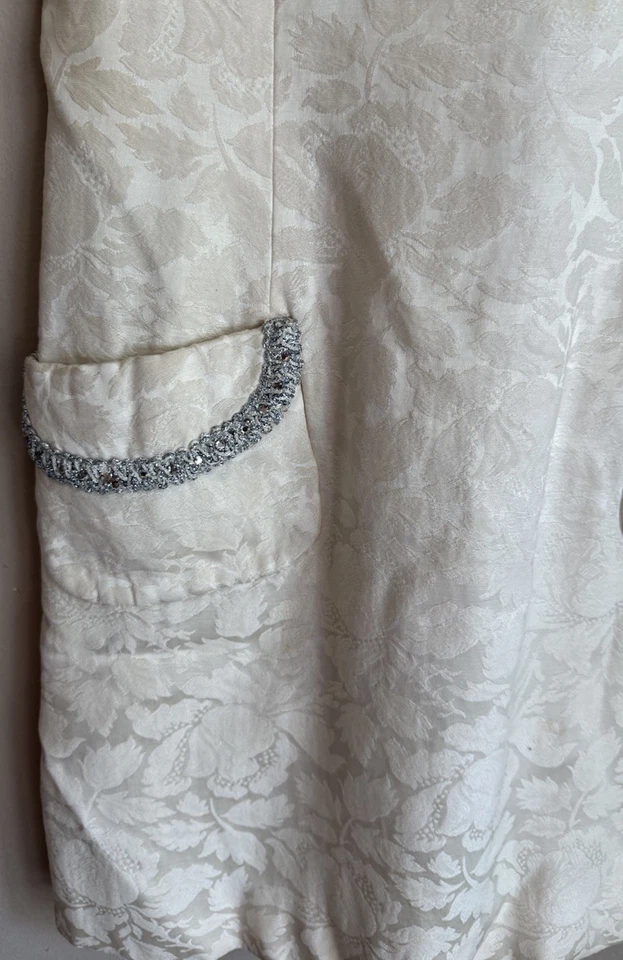 Dress Leslie Fay Vintage 50s 60s Sheath Womens Size Medium Cream Brocade Jewels - Image 4 of 4