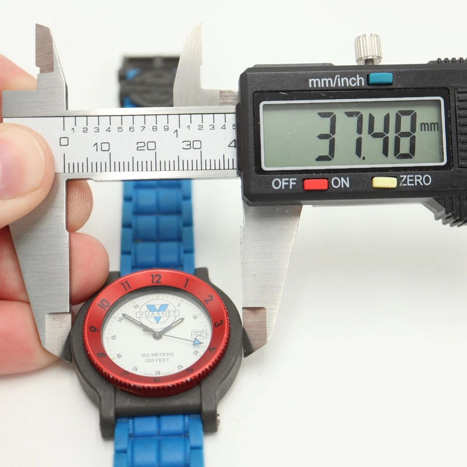 Reloj Vintage Vuarnet Hecho en Suiza 38mm Fecha Bisel Fibra Vidrio con Batería Nueva Foto 2 de 4