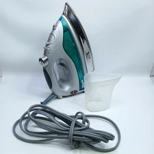 Shark Electric Flatiron 1400 Watts GI408Z 10 Green & Gray W/Fill Cup Tested EUC!