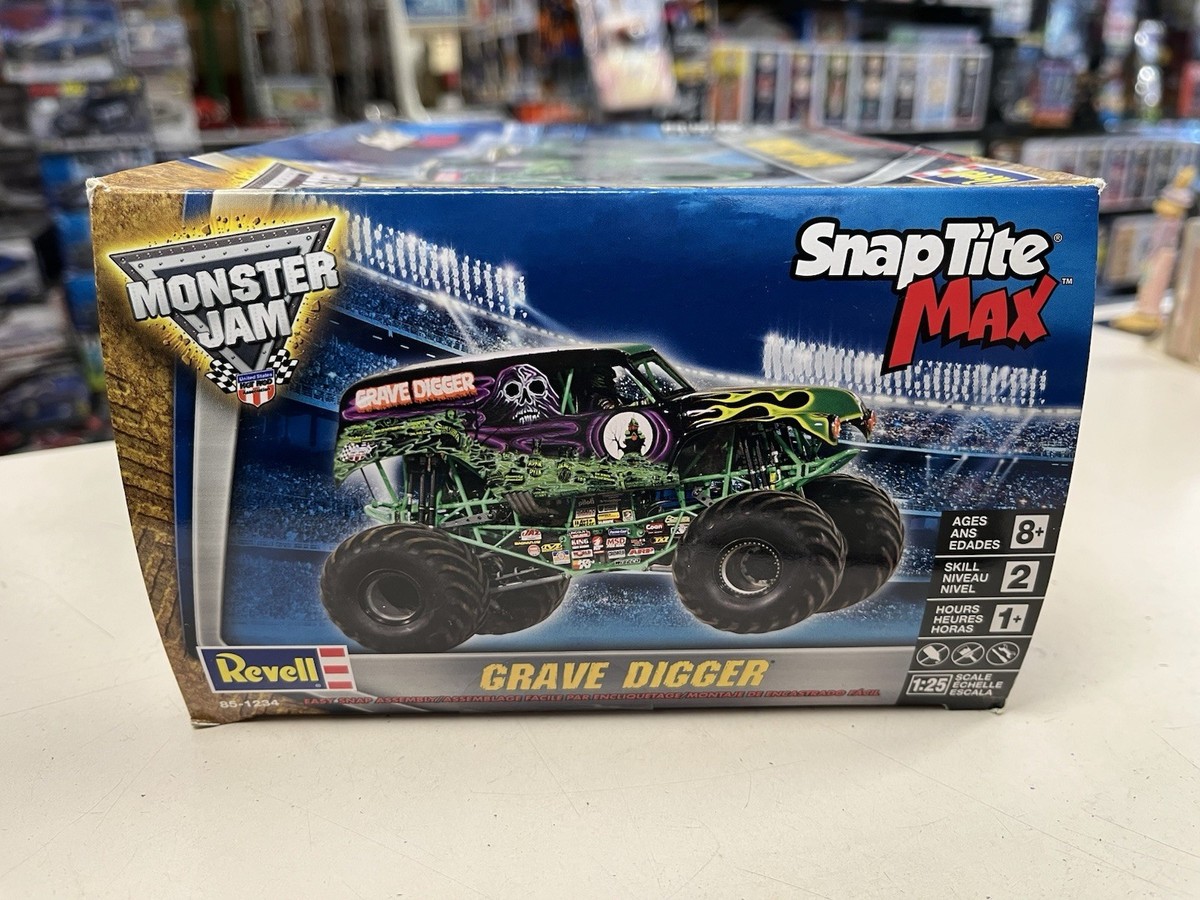 REVELL 1/25 SCALE SNAP TITE MONSTER JAM GRAVE DIGGER PLASTIC KIT