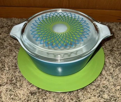 Vintage Pyrex Spirograph 475 Dish Lid & Rare Melamine Serving Trivet Under Plate