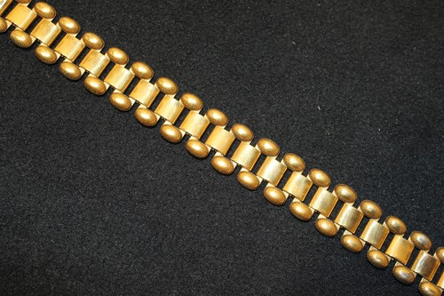 VINTAGE POLISHED BRASS CHOKER NECKLACE WITH BOX CLASP, 15 INCHES LONG, ¾ IN WIDE - Picture 6 of 7