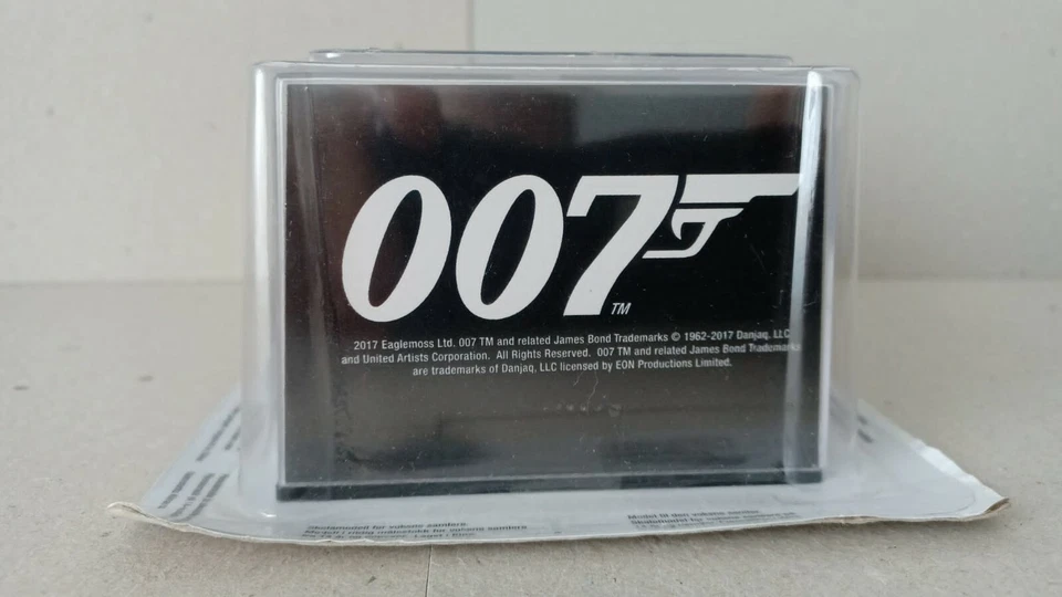 BMW Z8 JAMES BOND THE WORLD IS NOT ENOUGH 1/43 IXO NUEVO NEW MINT IN BOX - Imagen 3 de 4