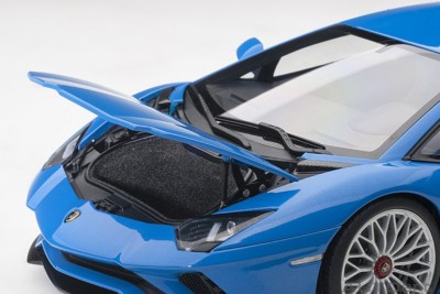 Autoart LAMBORGHINI AVENTADOR S 2017 BLU NILA/PEARL BLUE 1/18