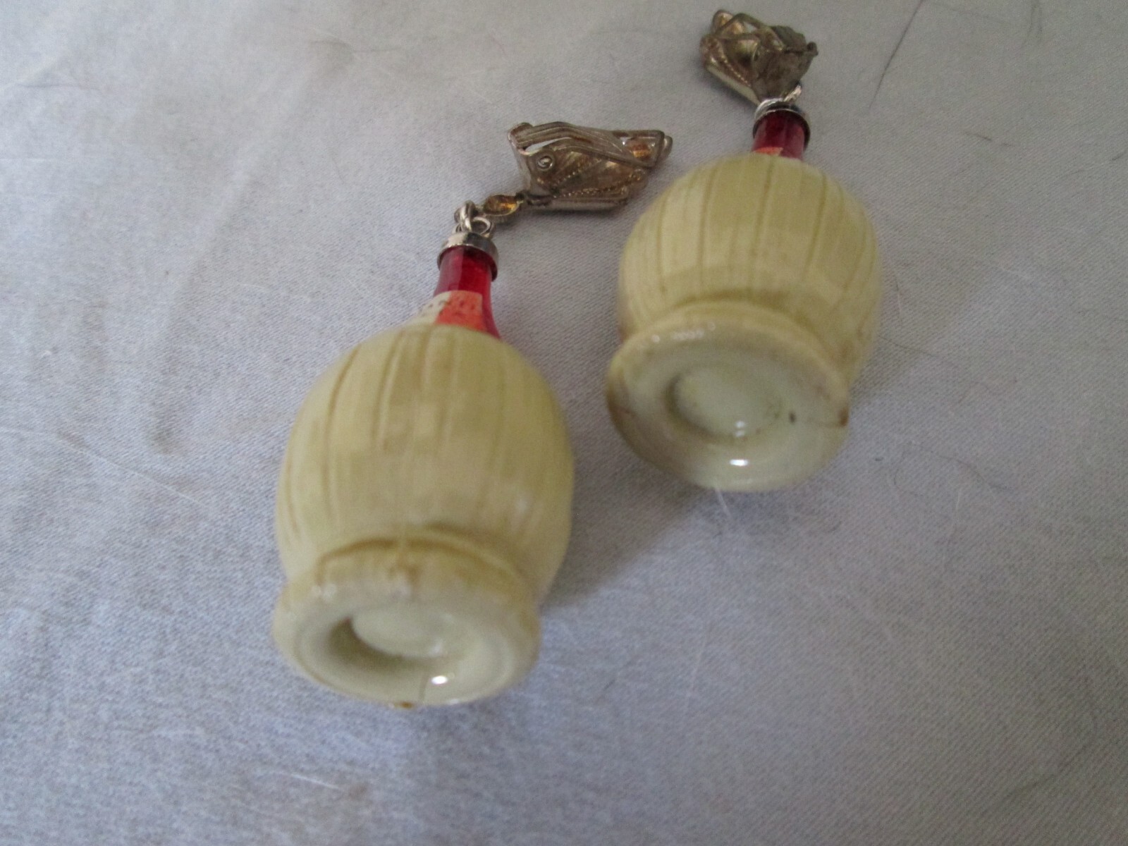 Vintage earrings Chianti Italia bottles, clip