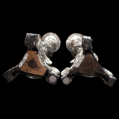 ANTICA COPPIA DI CANDELIERI IN RAME ARGENTATO 1700 XVIII LUIGI XV - Foto 12 di 12