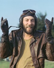 Donald Sutherland smiling pose Kelly's Heroes 24x36 inch Poster Donald Sutherland smiling pose Kelly's Heroes 24x36 inch Poster