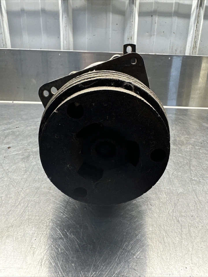 1966-1967 Buick Sports Wagon A/C Compressor 5910595 Vintage Original Foto 3 de 4