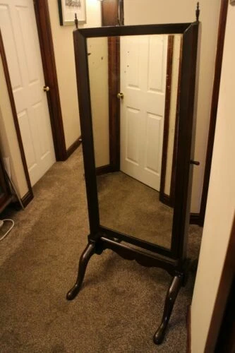 Pre - 1800 Time Period Manufactured Antique Antique Mirrors