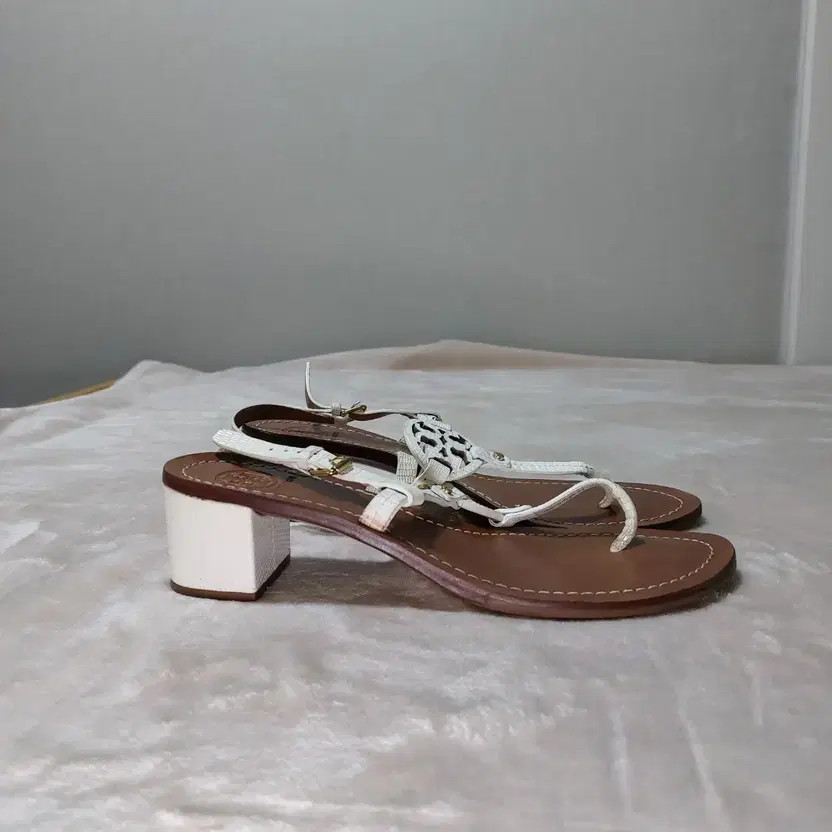 Tory Burch White Flip Flops with Logo, Women's Size 245 thumbnail 3