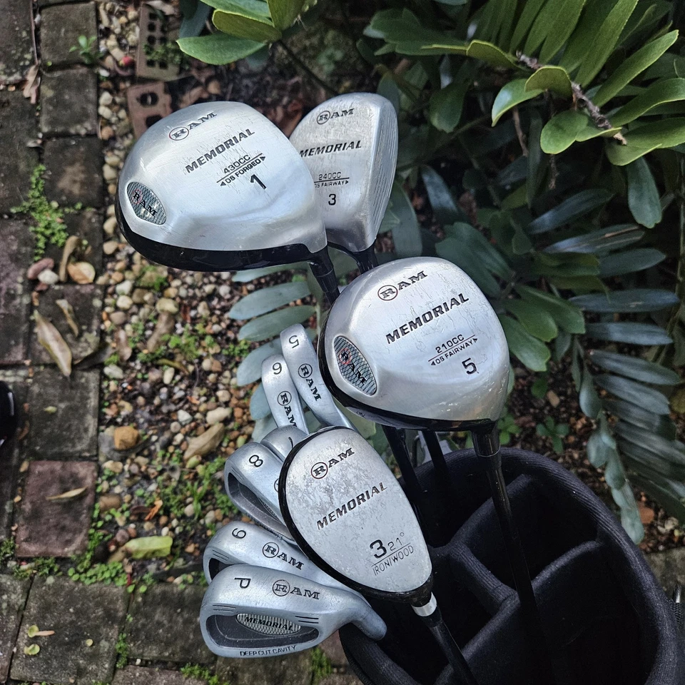 Juego de golf Ram Memorial de 11 piezas bolsa de pie de golf derecha con fundas doble correa Foto 4 de 4