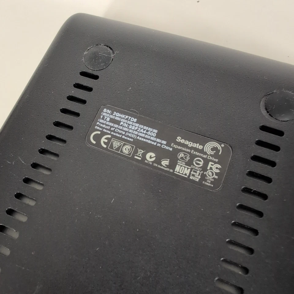 Seagate 1TB Expansion External Hard Drive (HDD) USB 2.0, Model 9SF2A4-500, VGC - Image 2 of 3