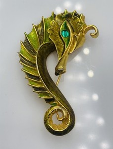 Authentic Hattie Carnegie Vintage Gold Plated Circus Elephant Glass Rhinestone Brooch Pin